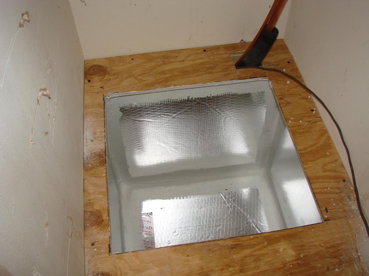 All seams and joints in the return plenum are sealed with UL-181-approved mastic.