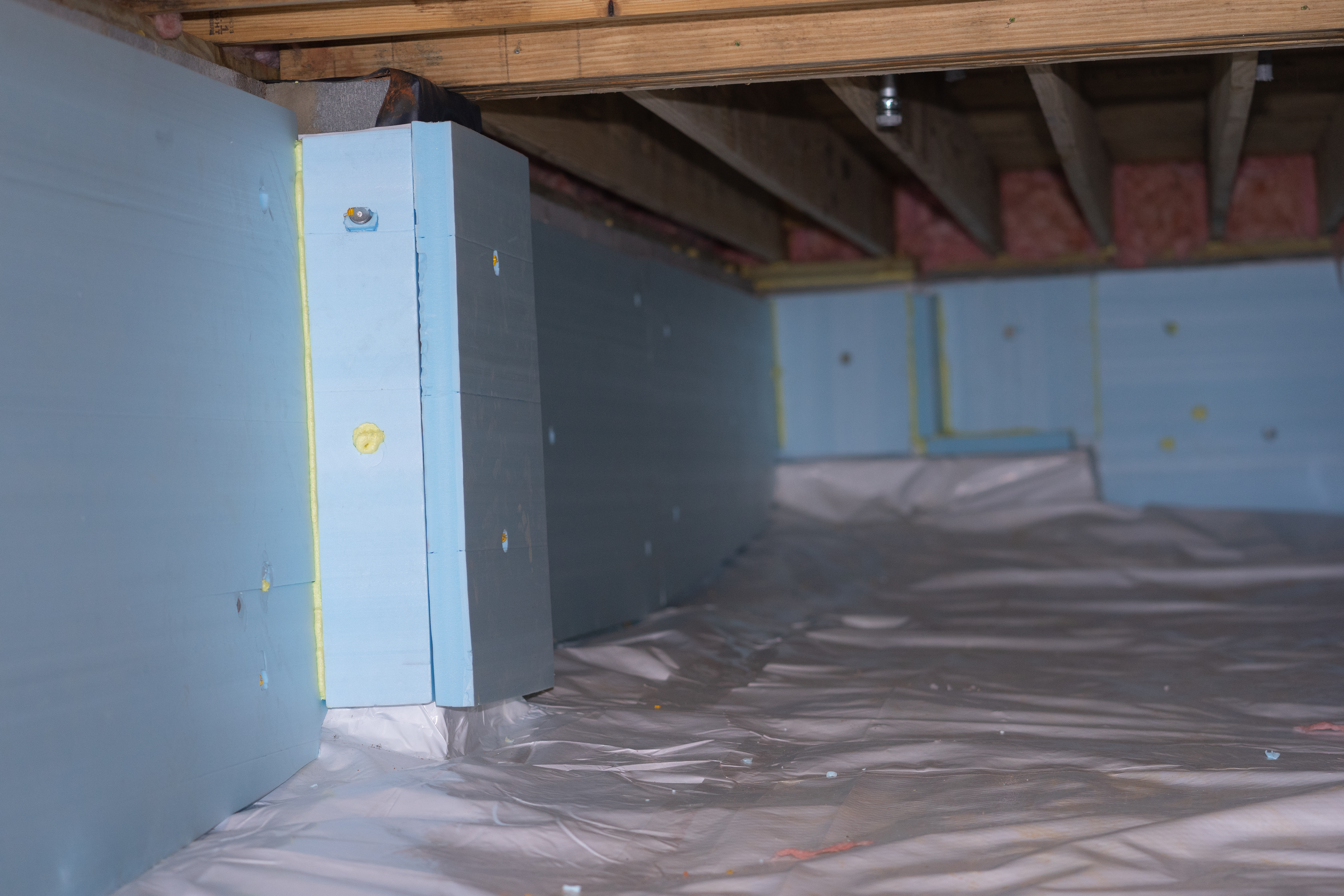 The Best Solutions for Crawl Space Moisture Control
