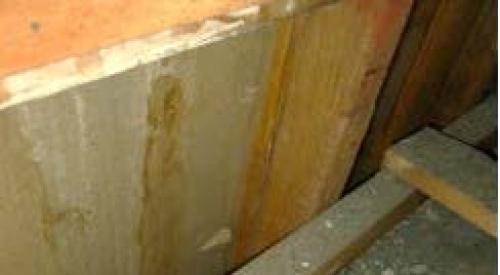 The top plate is missing where the lower wall meets the upper wall