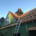 Right – Battens are installed above the cork insulation to provide a ventilating layer between the insulation and the roof sheathing and cladding. 