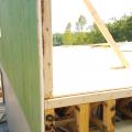 Right – Engineered open-web floor joists provide space between floors for ducting.