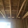 Right – Raised heel trusses allow for full-height insulation over exterior wall top plates.
