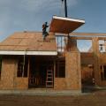 Clifton View Homes employs a SIP precision construction system consisting of structural insulated panels that come to the site precut for quick assembly, providing a continuous thermal blanket around the home. 