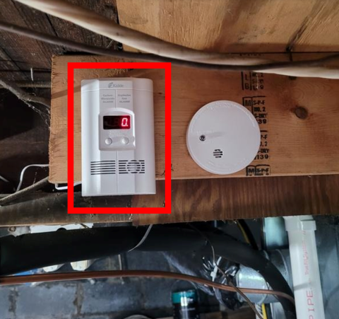Install a plug-in combination explosive gas (natural gas and propane) and carbon monoxide alarm near the gas water heater to provide early warning of a gas leak or carbon monoxide.