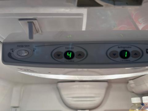 Some refrigerators have internal controls that use numbered settings, rather than temperature settings.