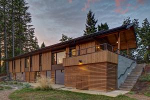 Hammer and Hand built this custom home in the marine climate it Portland, OR, and certified it to DOE Zero Energy Ready Home specifications in 2015. 