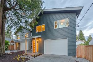 TC Legend Homes built this custom for buyer home in the marine climate in Seattle, WA, and certified it to DOE Zero Energy Ready Home specifications in 2016. 