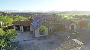Mandalay Homes built this production home in the hot-dry climate in Wickenburg, AZ, and certified it to DOE Zero Energy Ready Home specifications in 2018. 