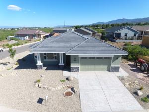 C & B Custom Homes built this custom spec home in the mixed-dry climate in Clarkdale, AZ, and certified it to DOE Zero Energy Ready Home specifications in 2019. 
