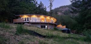 Clifton View Homes built this custom for buyer home in the marine climate in Anacortes, WA, and certified it to DOE Zero Energy Ready Home specifications in 2019. 