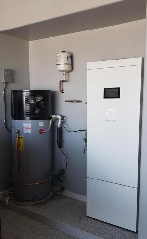 Right – This home solar system includes batteries that provide power during peak evening hours. 
