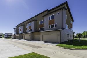 Philgreen Construction built this multifamily home in the cold climate in Fort Collins, CO, and certified it to DOE Zero Energy Ready Home specifications in 2019. 