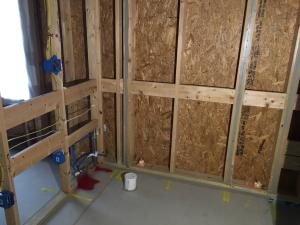 Right – All wood-to-wood joints are sealed with sprayer-applied sealant.