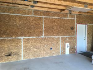 Right – All seams in the sheathing are sealed with liquid-applied sealant.