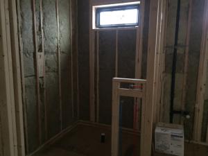 Right – Mineral wool batt insulation is cut to fit snuggly and to fully fill wall cavities with minimal voids and gaps. 