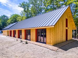 Energy Vision Homes built this custom for buyer home in the cold climate in Wilton, NH, and certified it to DOE Zero Energy Ready Home specifications in 2021.