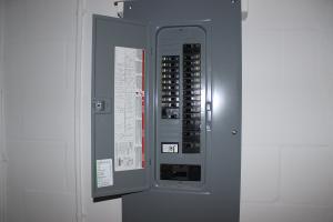 Right – All electric lines should be clearly labeled on the electric panel.