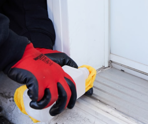 Clean exterior seams with rubbing alcohol prior to applying caulk. 