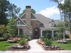 Attractive landscaping can help high-performance home builders sell their homes faster.