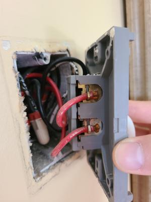 Example of a line voltage (120/240 VAC) thermostat.
