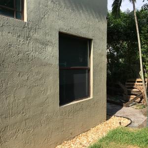 Crushed stone provides a pest-resistant perimeter around the foundation