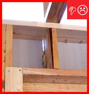 Wrong – A visible gap in the insulated sheathing introduces unwanted outside air, creating a thermal bypass and encouraging convective air flow