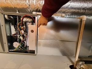 Wrong – Seams in the furnace-to-AC connection at the air handler are not sealed.