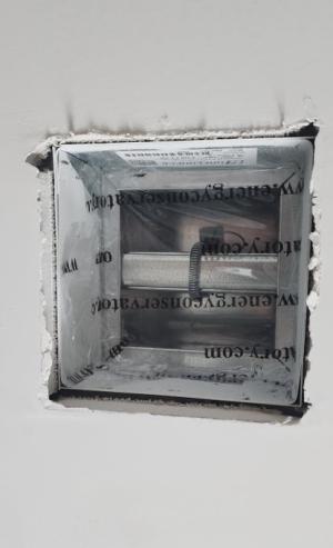 Wrong – This duct boot is sealed inside the boot for a duct leakage test; this fails to account for the ductwork leakage between the duct boot and the wall board 