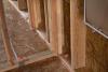 Bottom plate-subfloor joints, corners, and wiring holes are all sealed with foam to improve the airtightness of the homes.